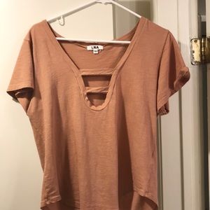 LNA soft V tee **essentials**